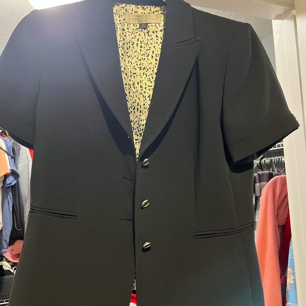 Tahari Dark Navy Blue Short Sleeve Blazer and Skirt SET